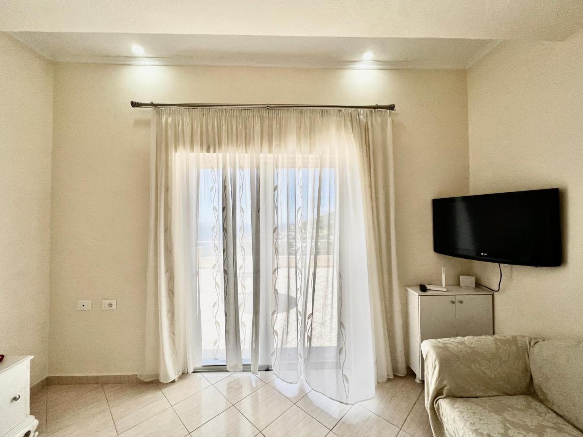 Propery Under Renovation Apartment Sarande Exterior photo